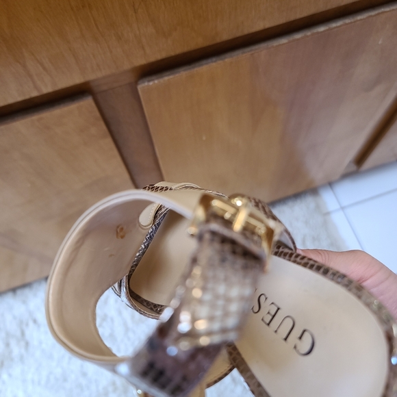 Guess shoes - Picture 4 of 8